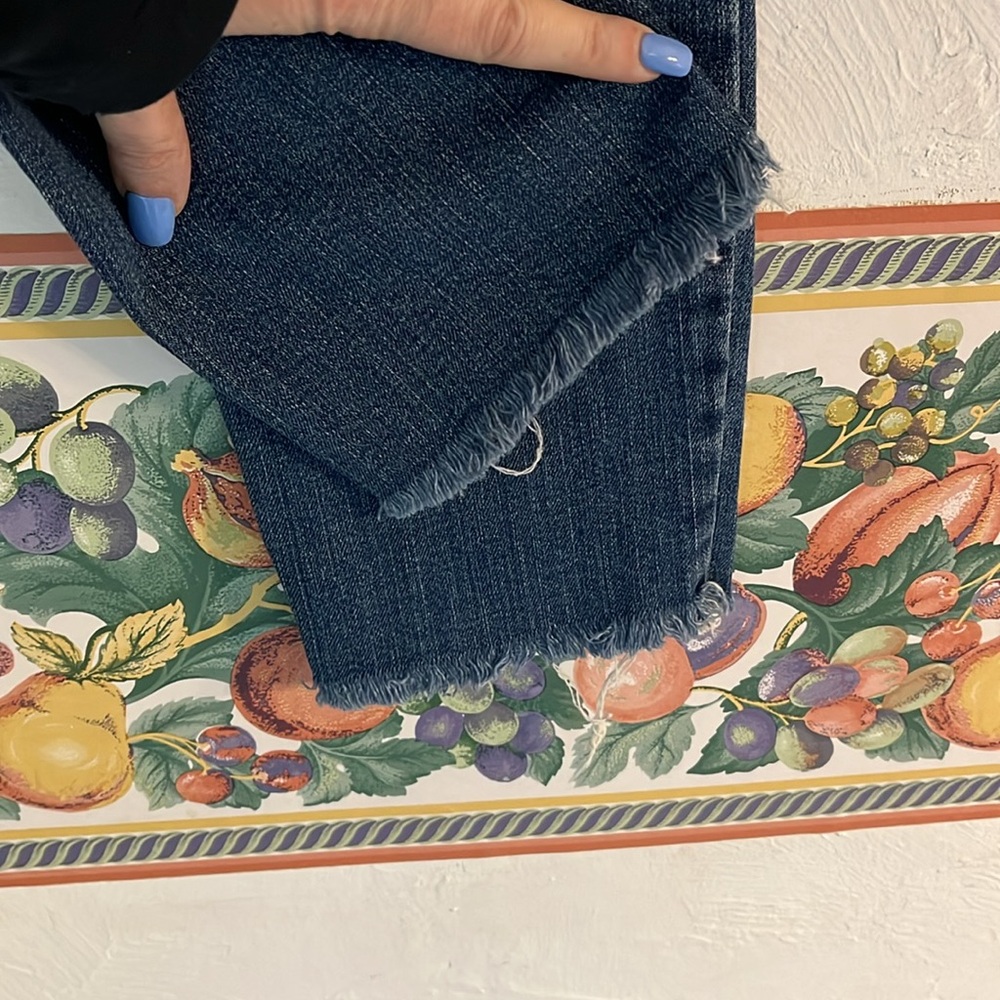 Banana Republic Mid Rise Girlfriend Jeans, Size 0/25, Medium Blue - Picture 9 of 10